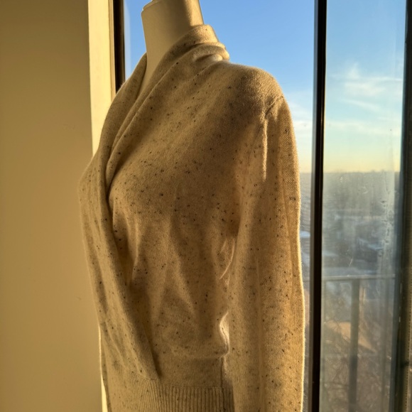 Ann Taylor Cashmere Shawl Collar Wrap Sweater Speckled Cream Small - Picture 10 of 12